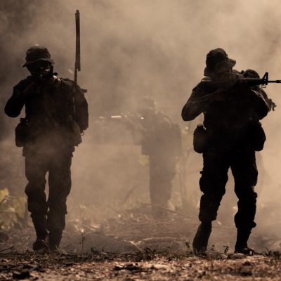 silhouette-action-soldiers